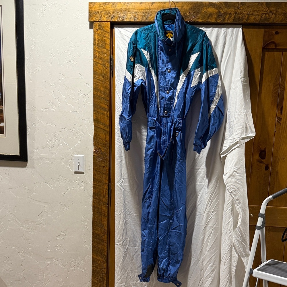 Vintage Blue and Teal Descent JoJo Ski Suit